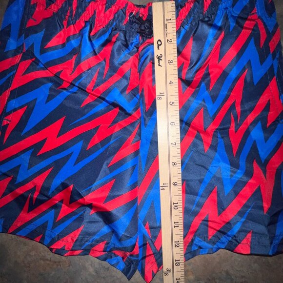 DSG Youth Athletic Fit Train Shorts, Small, Red &‎ Blue Zigzag Pattern - Picture 3 of 9